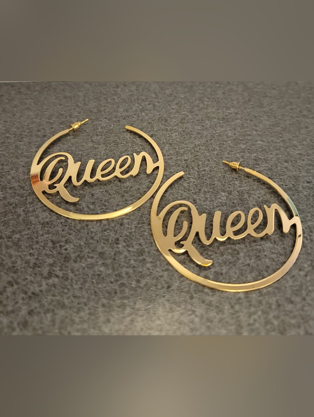 Fashion Jewelry Gold 'Queen' Script Hoop Earrings - Women Jewelry